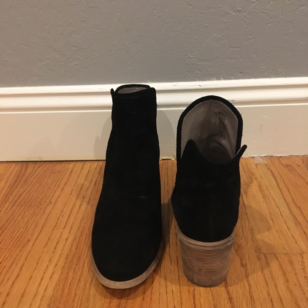 Hinge black suede booties